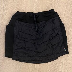 Smartwool Black Quilted Mini Skirt Size small great condition